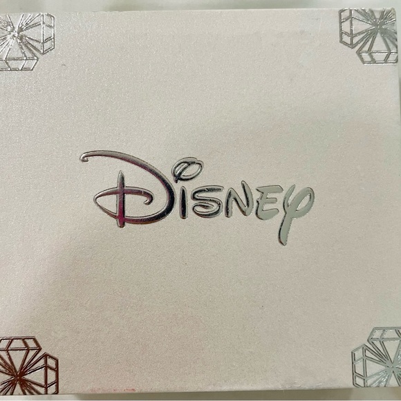 Disney Mickey Mouse “Magical Moments” pendant necklace. New in Box with tags - Picture 7 of 8